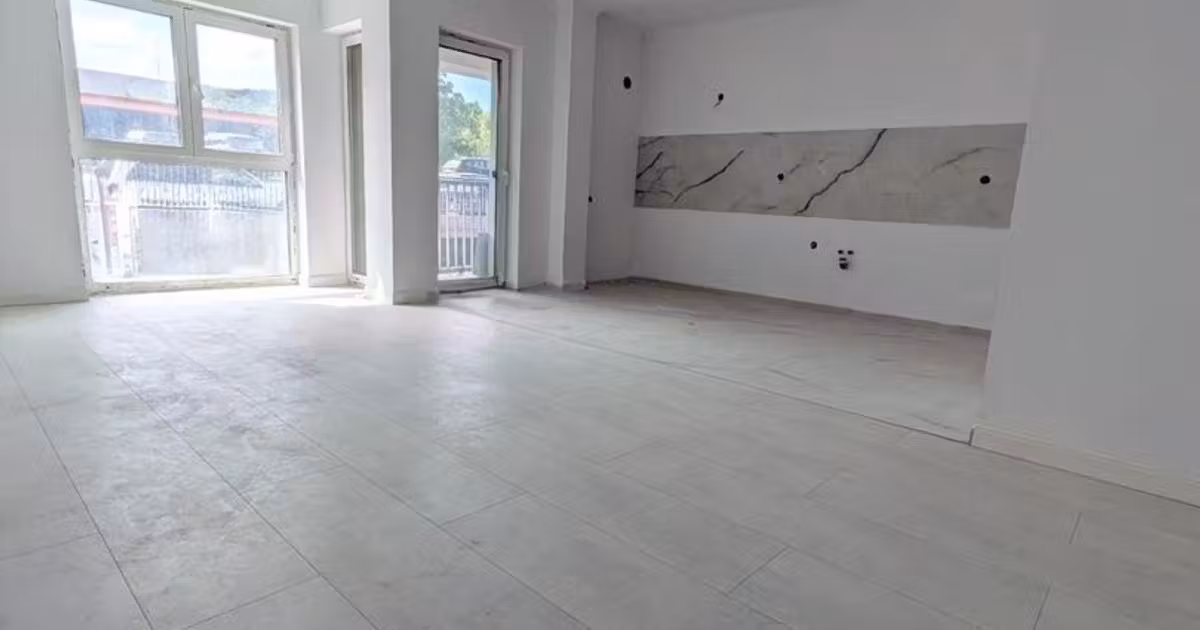 Apartament de vânzare cu 4 camere în Florești
