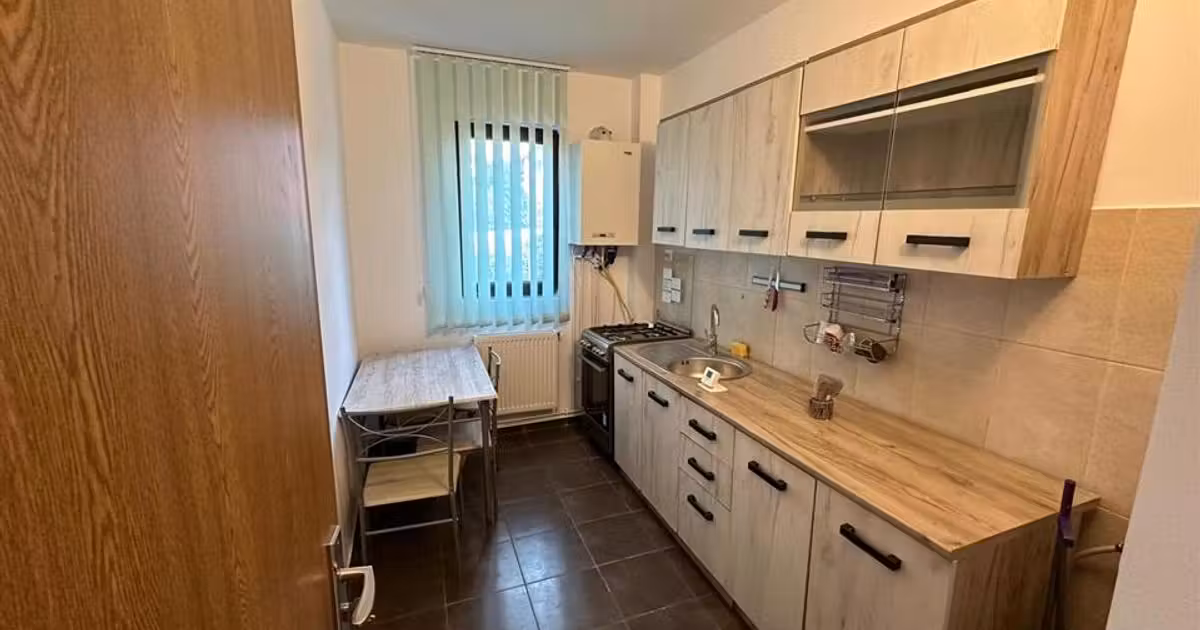 Apartament de vânzare cu 3 camere în zona Păcurari, Iași
