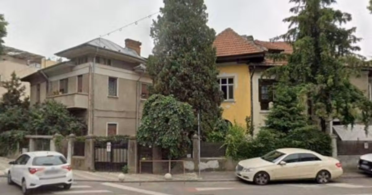 Casă de vânzare cu 4 camere în zona Cotroceni, Sector 5