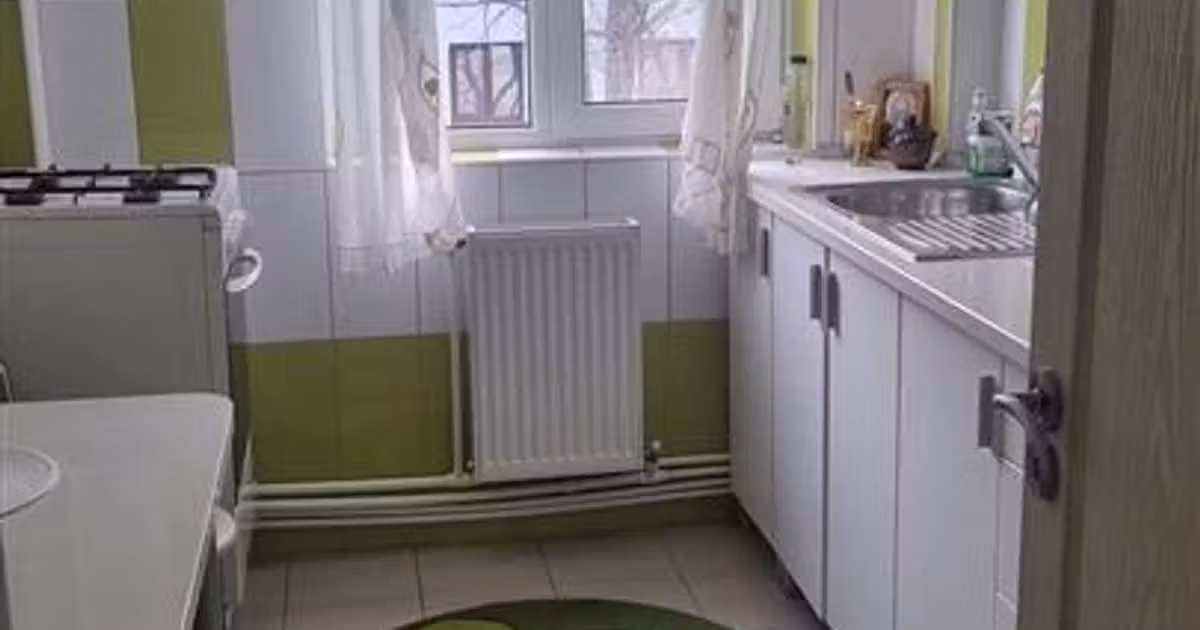 Apartament de vânzare cu 3 camere în zona Podu Roș, Iași