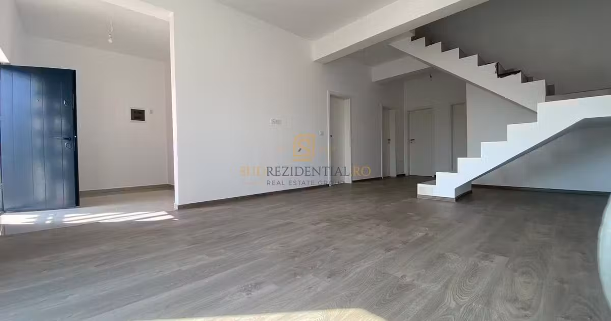 Casă individuală de vânzare cu 3 camere în 1 Decembrie