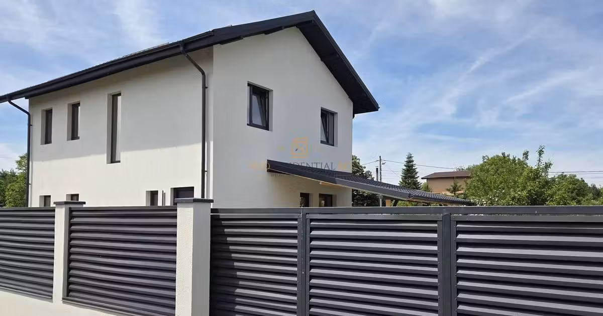 Casă individuală de vânzare cu 4 camere în 1 Decembrie