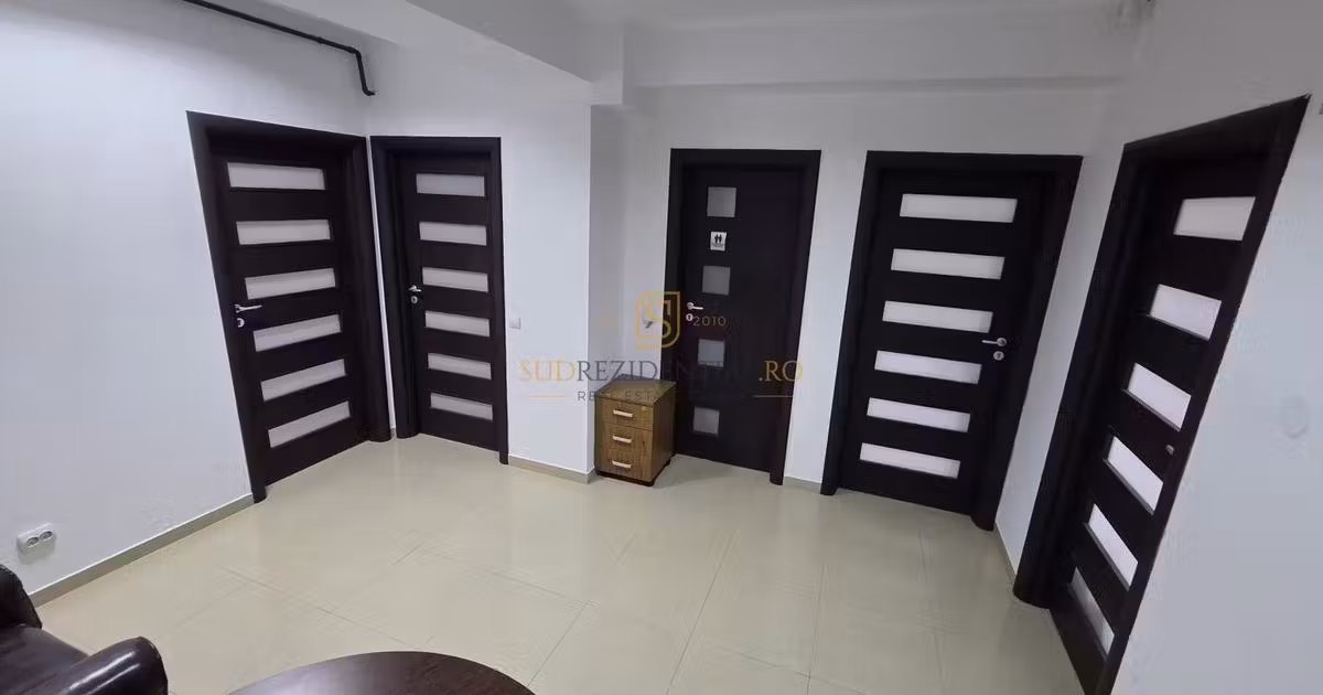 Apartament de vânzare cu 4 camere în zona Olteniței, Sector 4
