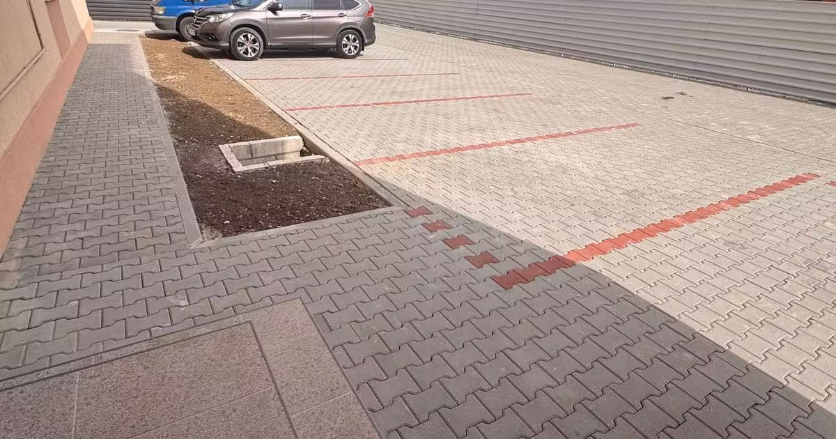 Apartament de vânzare cu 4 camere în Otopeni