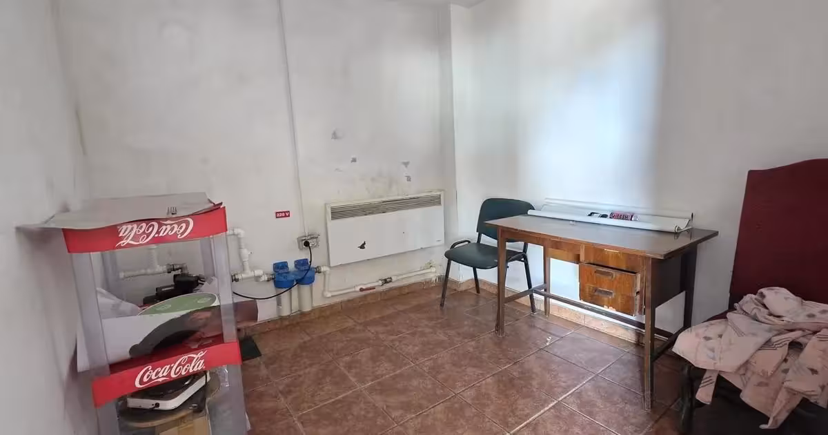 Spațiu industrial de vânzare în Lazu