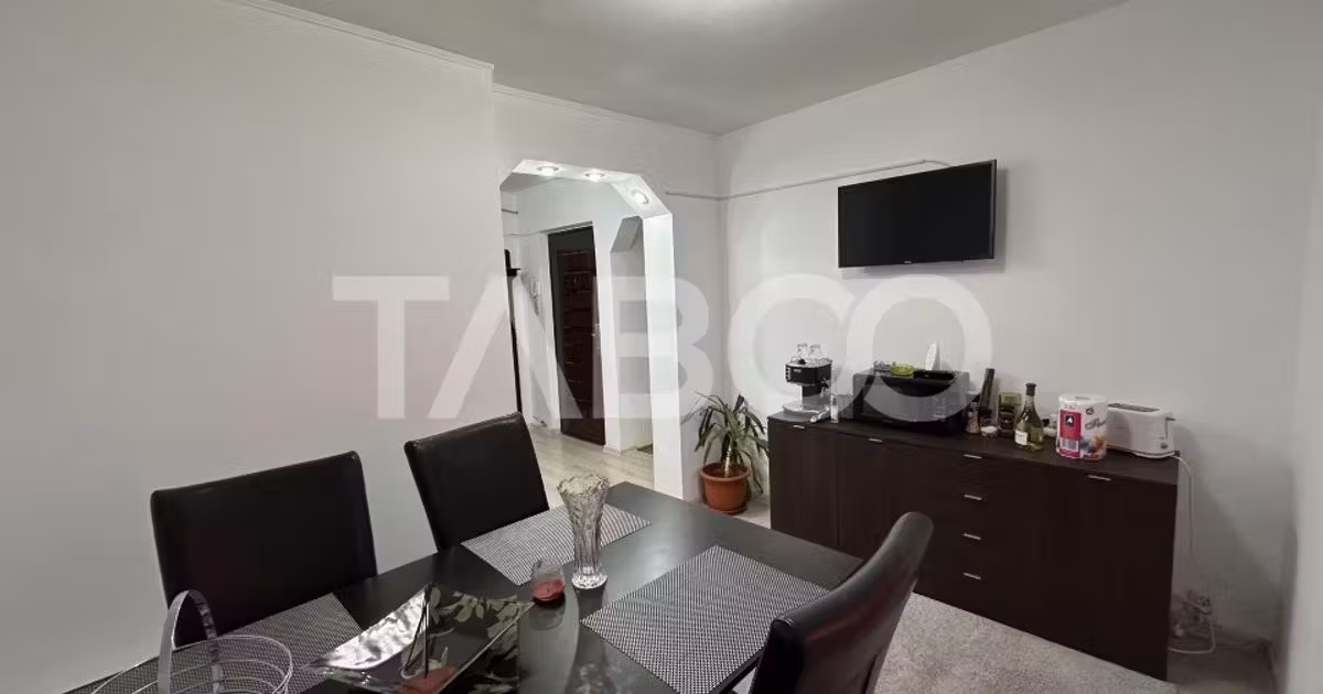 Apartament de vânzare cu 3 camere, mobilat în Călimănești