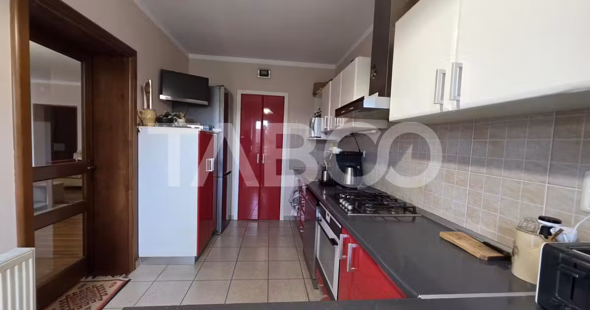 Casă individuală de vânzare cu 4 camere, mobilată în Sebeș