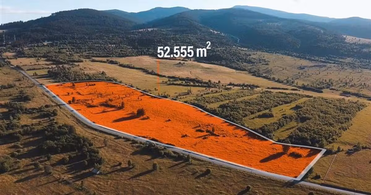 Teren intravilan de vânzare de 52555 mp, în Suseni