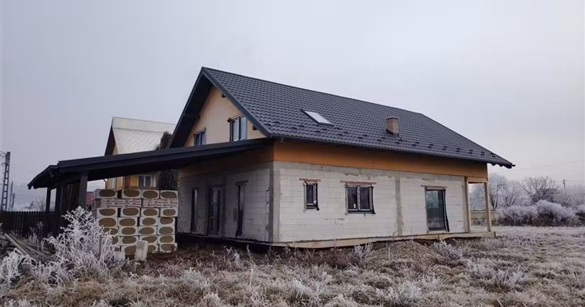 Casă individuală de vânzare cu 3 camere în Toplița