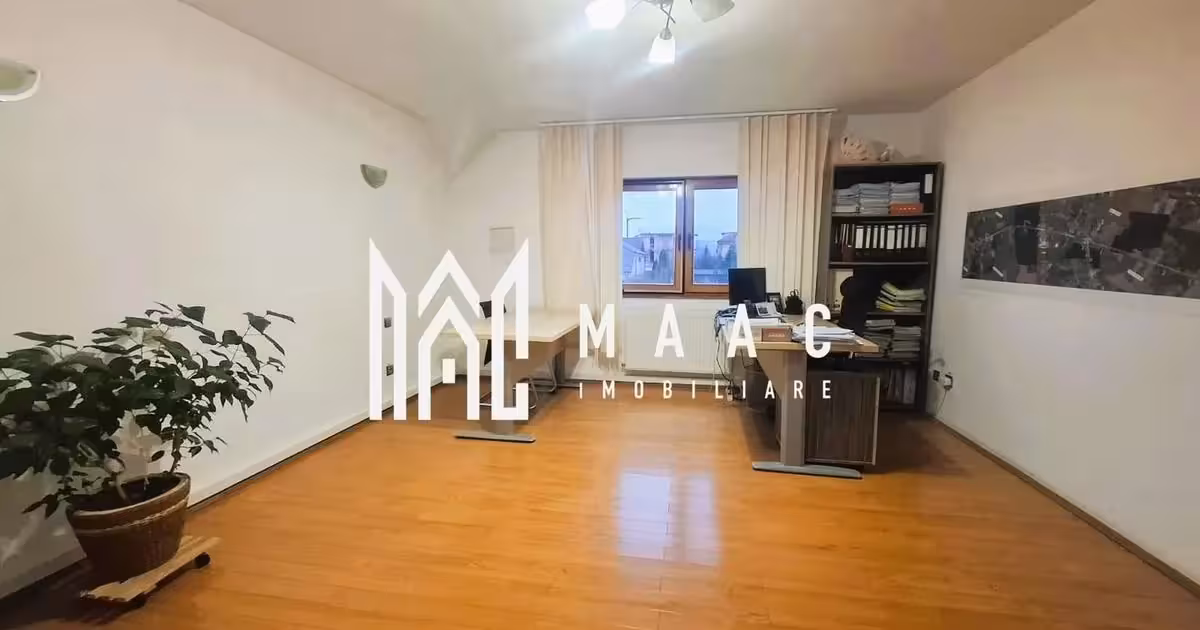 Casă individuală de vânzare cu 9 camere în Șelimbăr