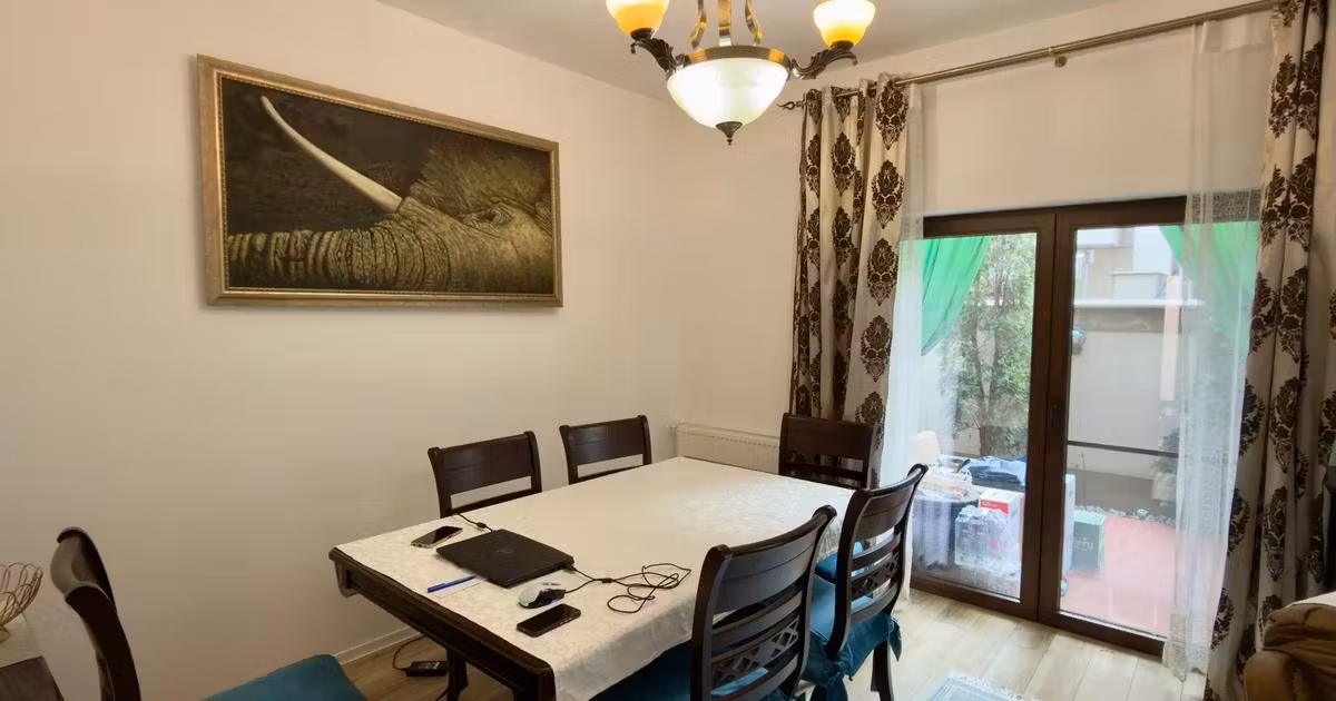 Casă de vânzare cu 5 camere, mobilată în Mogoșoaia