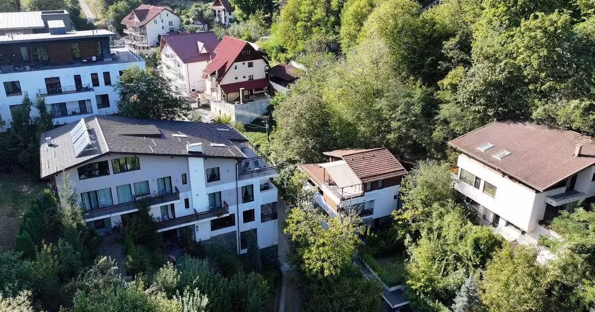 Casă de vânzare cu 6 camere în zona Schei, Brașov