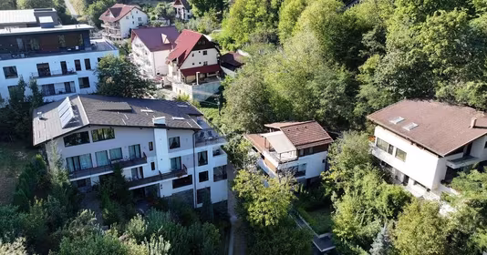 Casă Schei