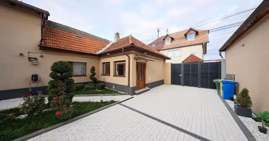 Casă Schei