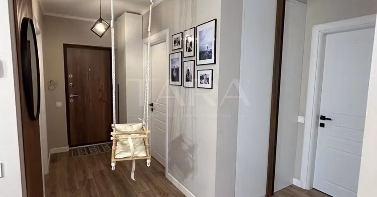 Apartament de vânzare cu 3 camere, mobilat în Apahida