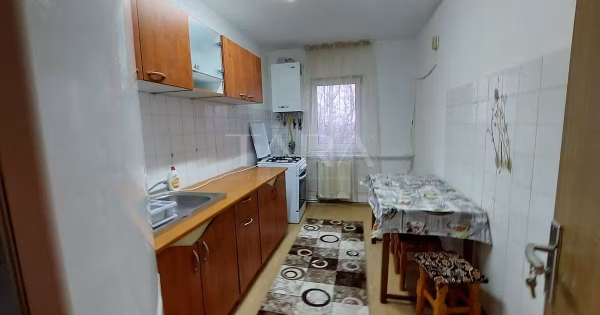 Apartament de vânzare cu 3 camere, mobilat în zona Mănăștur, Cluj-Napoca