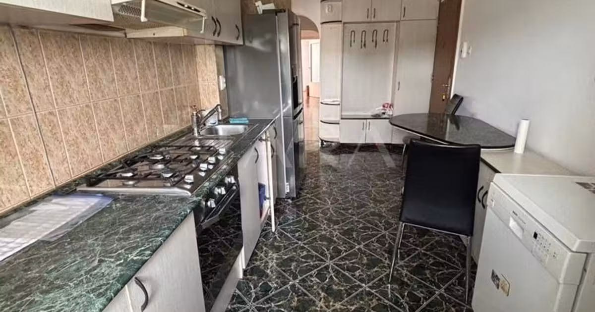 Apartament de vânzare cu 4 camere, mobilat în zona Mănăștur, Cluj-Napoca