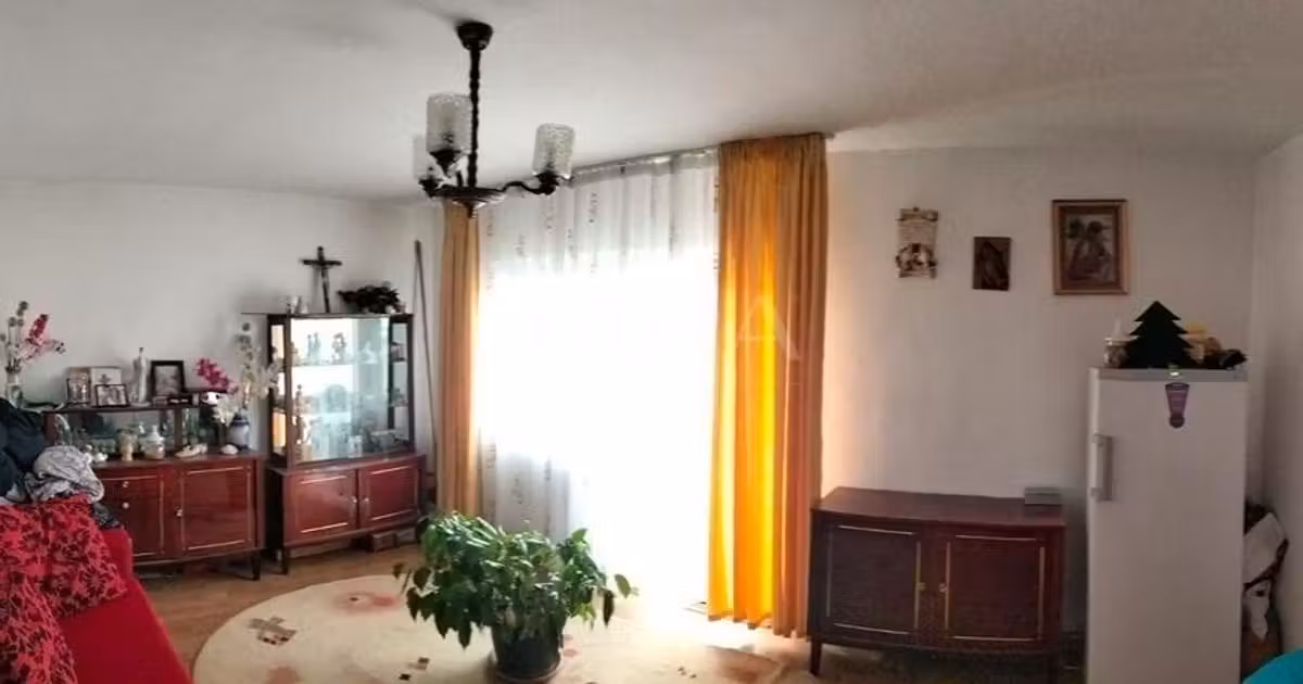 Apartament de vânzare cu 3 camere în Apahida