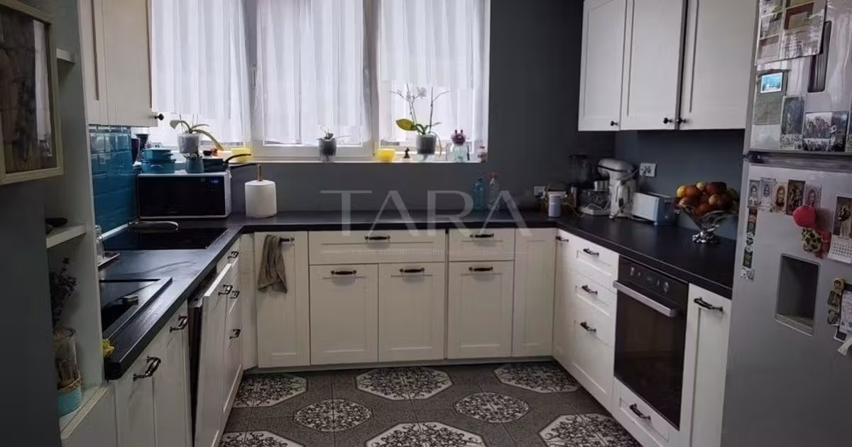 Duplex de vânzare cu 5 camere, mobilat în Florești