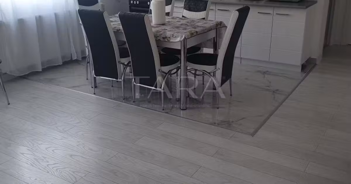 Apartament de vânzare cu 3 camere, mobilat în Florești