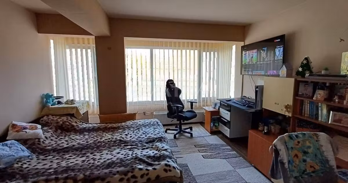 Apartament de vânzare cu 2 camere, mobilat în Florești
