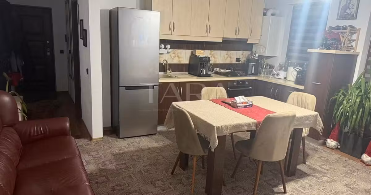 Apartament de vânzare cu 4 camere în Florești