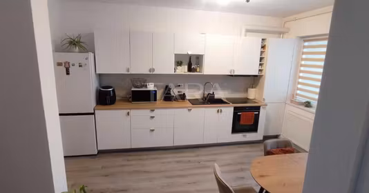 Apartament Florești