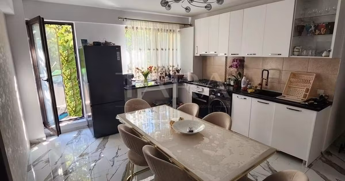 Apartament de vânzare cu 4 camere, mobilat în Florești