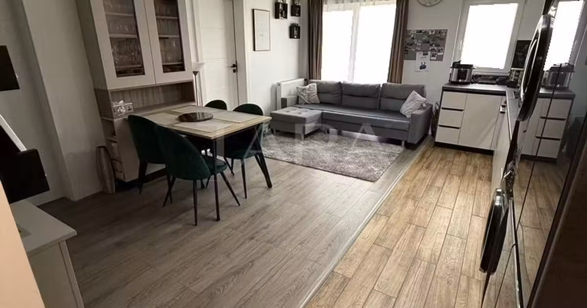 Apartament de vânzare cu 3 camere, mobilat în Florești