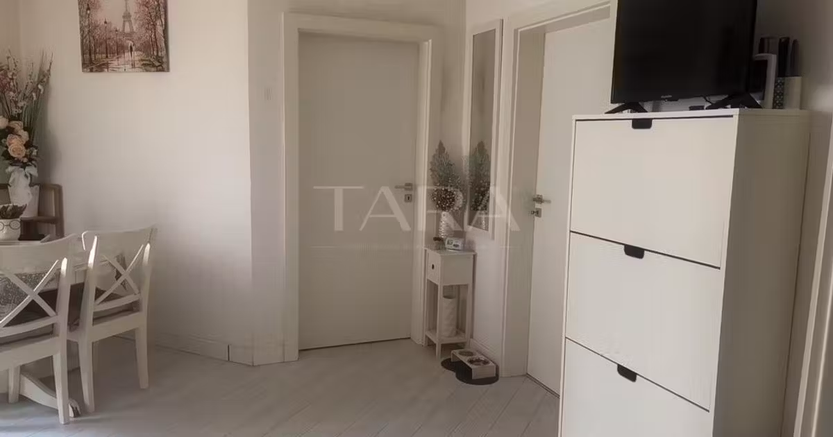Apartament de vânzare cu 2 camere, mobilat în Florești
