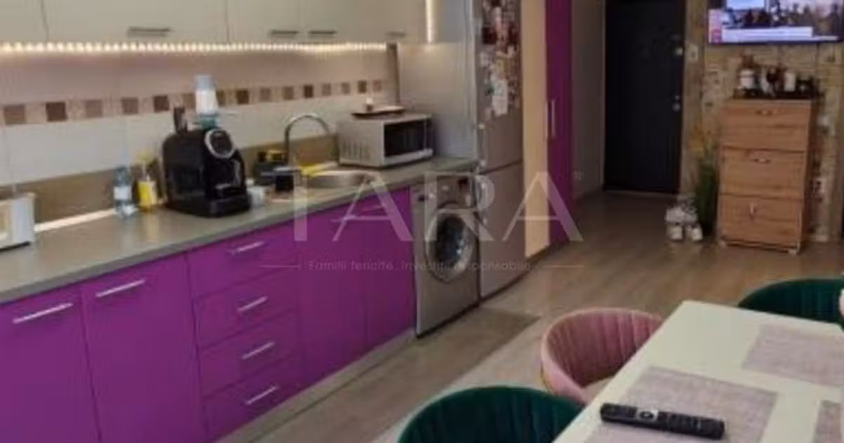Apartament de vânzare cu 3 camere, mobilat în Florești