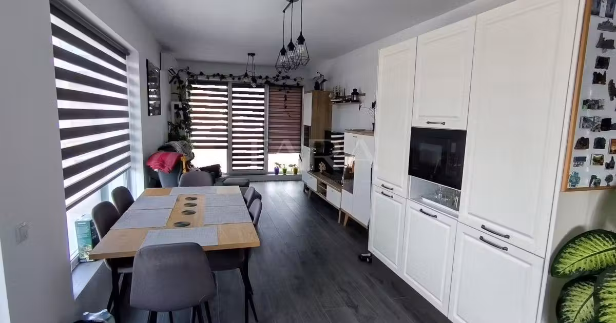 Penthouse de vânzare cu 3 camere, mobilat în Florești