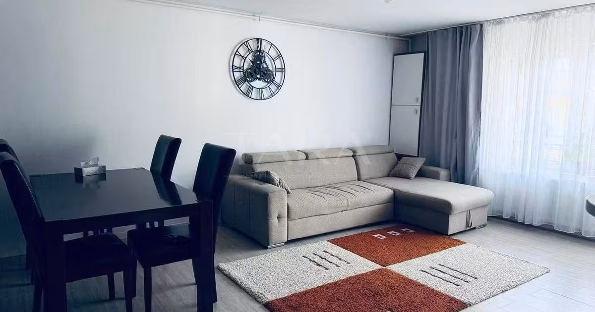 Apartament de vânzare cu 3 camere, mobilat în Florești