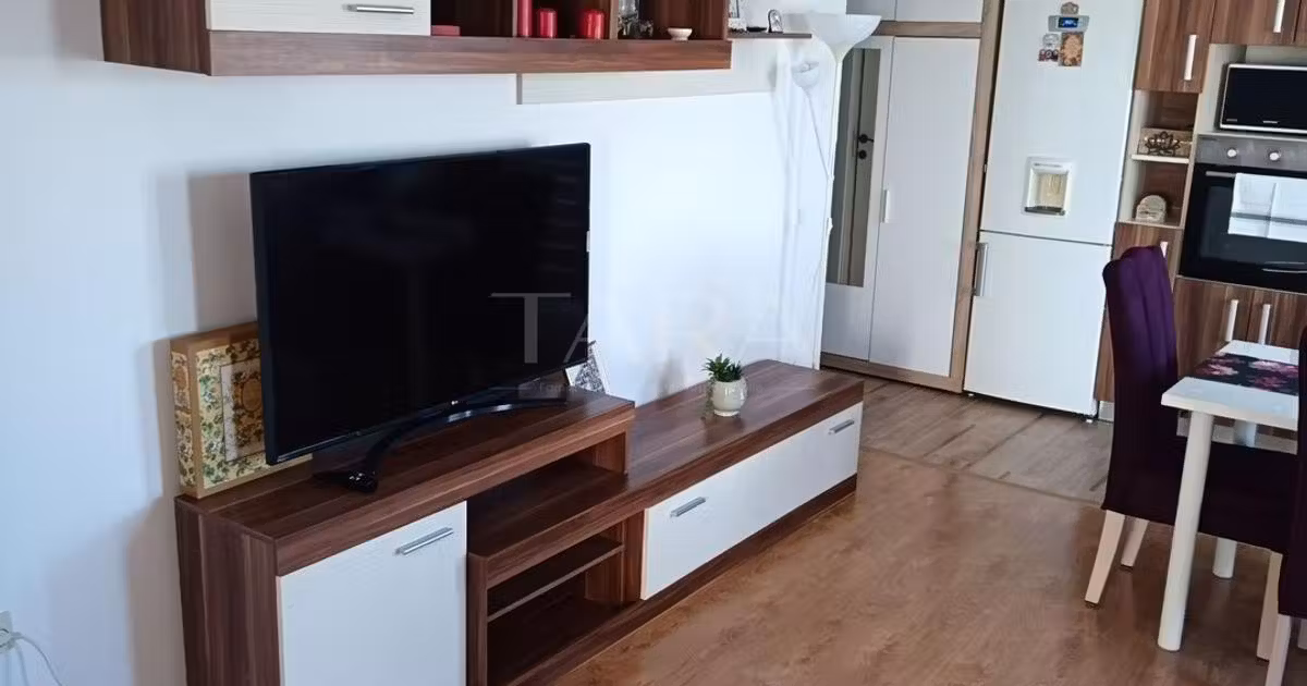 Apartament de vânzare cu 3 camere, mobilat în Florești