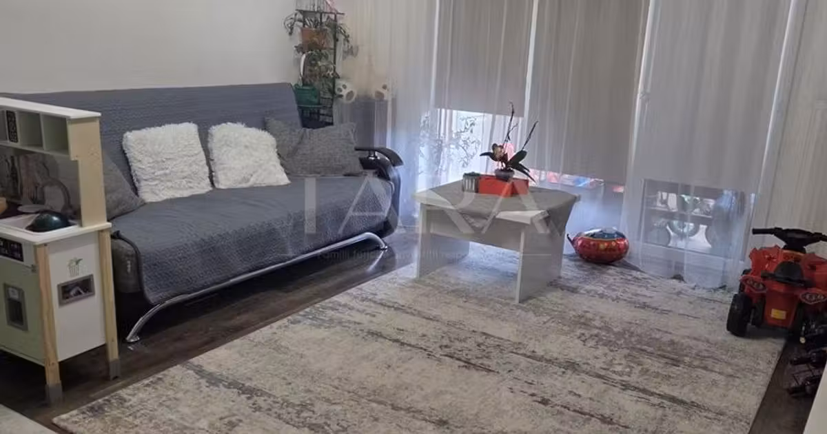 Apartament de vânzare cu 2 camere, mobilat în Florești