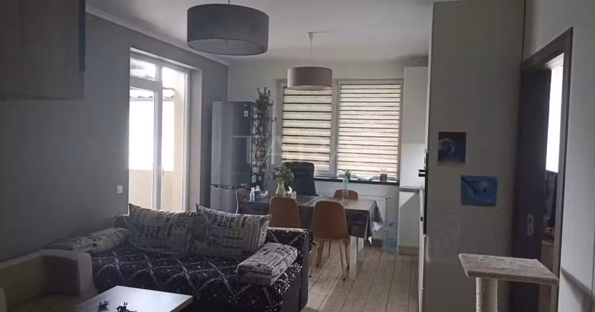 Apartament de vânzare cu 3 camere, mobilat în Florești