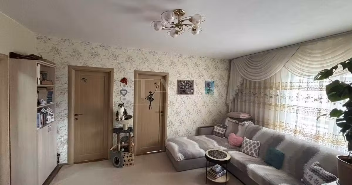 Apartament de vânzare cu 3 camere, mobilat în Florești
