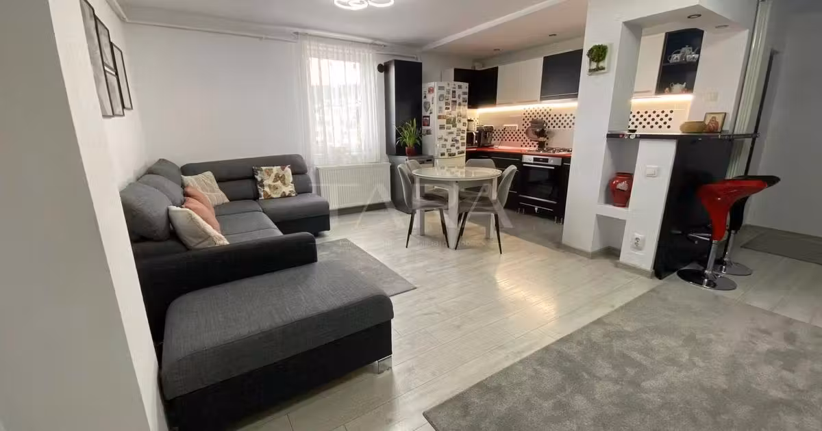 Apartament de vânzare cu 3 camere, mobilat în Baciu