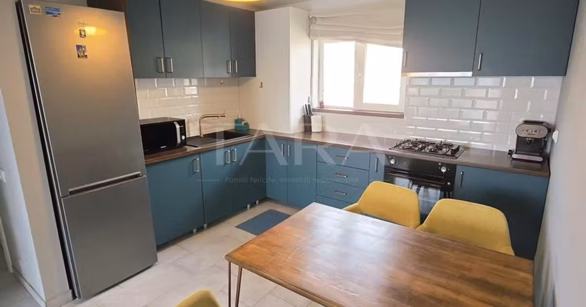 Apartament de vânzare cu 3 camere, mobilat în Florești