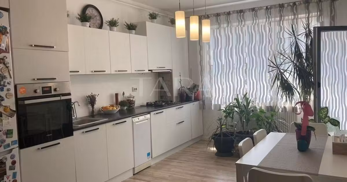Apartament de vânzare cu 2 camere, mobilat în Florești