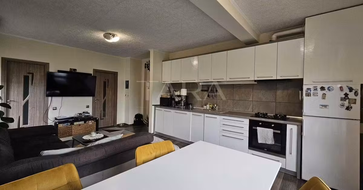 Apartament de vânzare cu 2 camere, mobilat în Florești