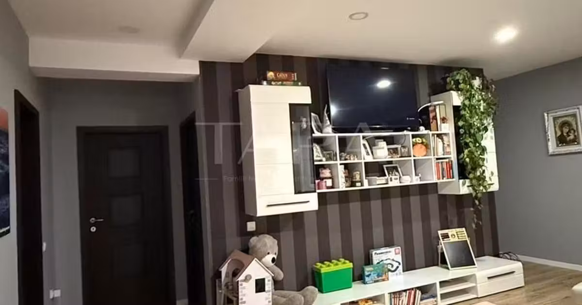 Apartament de vânzare cu 3 camere, mobilat în Florești