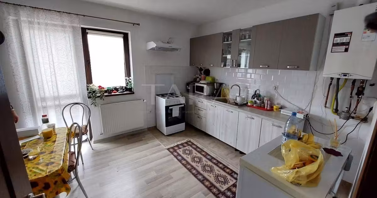 Casă individuală de vânzare cu 3 camere, mobilată în Sânnicoară