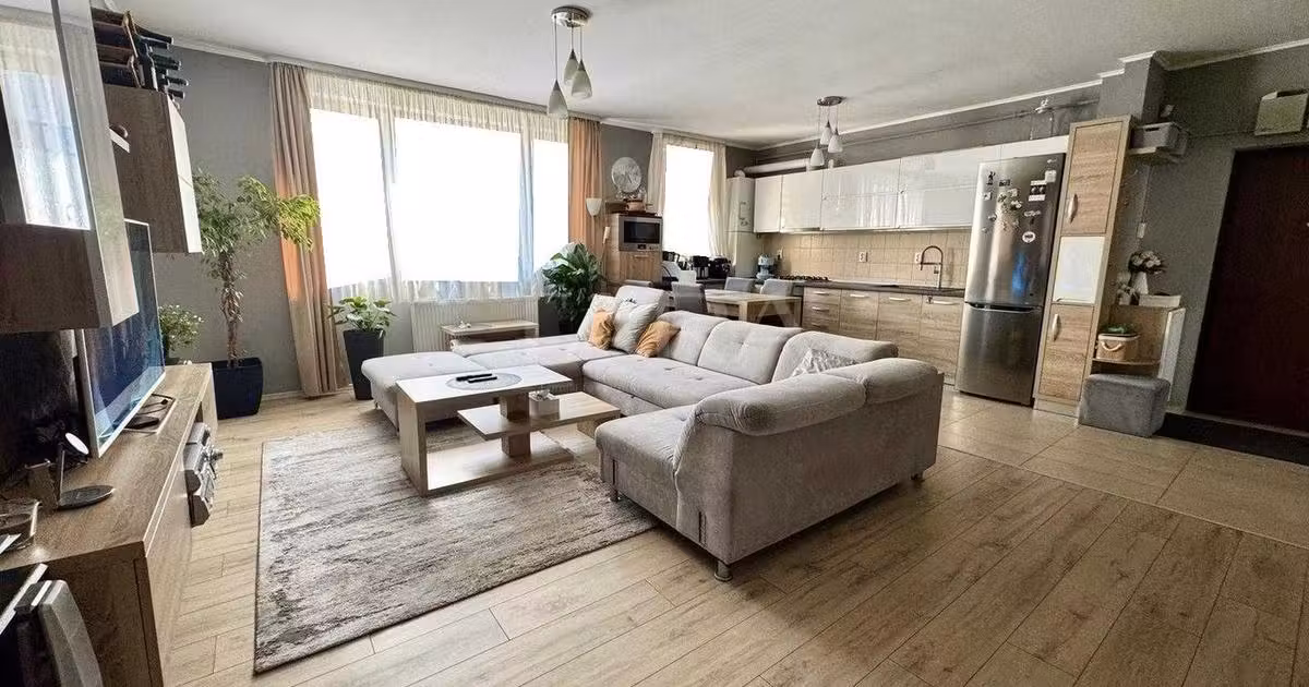Apartament de vânzare cu 3 camere, mobilat în Florești