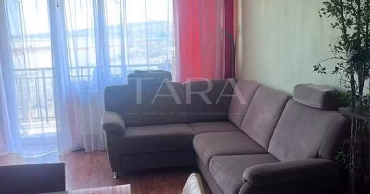 Apartament de vânzare cu 3 camere, mobilat în Apahida