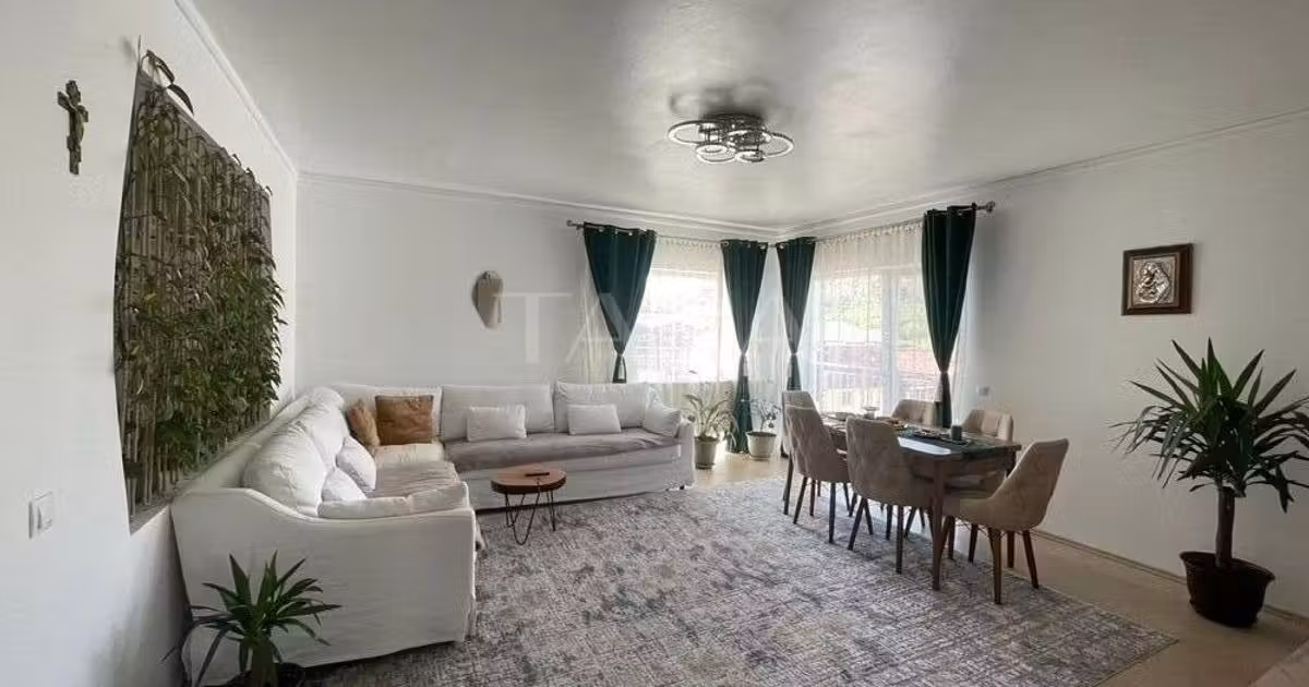 Apartament de vânzare cu 3 camere, mobilat în Florești