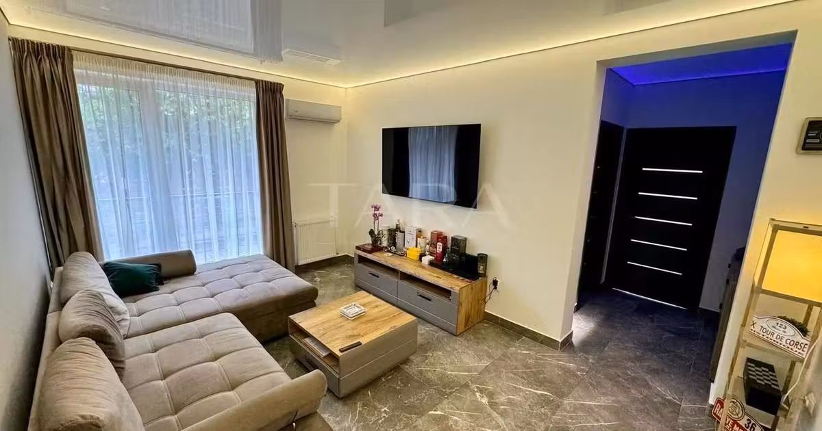 Apartament de vânzare cu 3 camere, mobilat în Florești