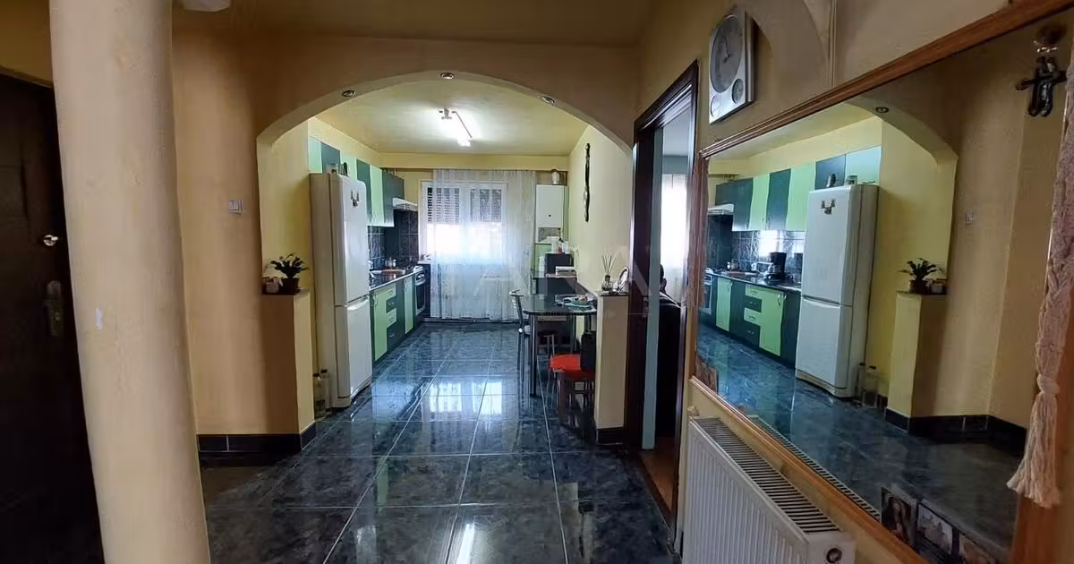 Apartament de vânzare cu 3 camere, mobilat în zona Mănăștur, Cluj-Napoca