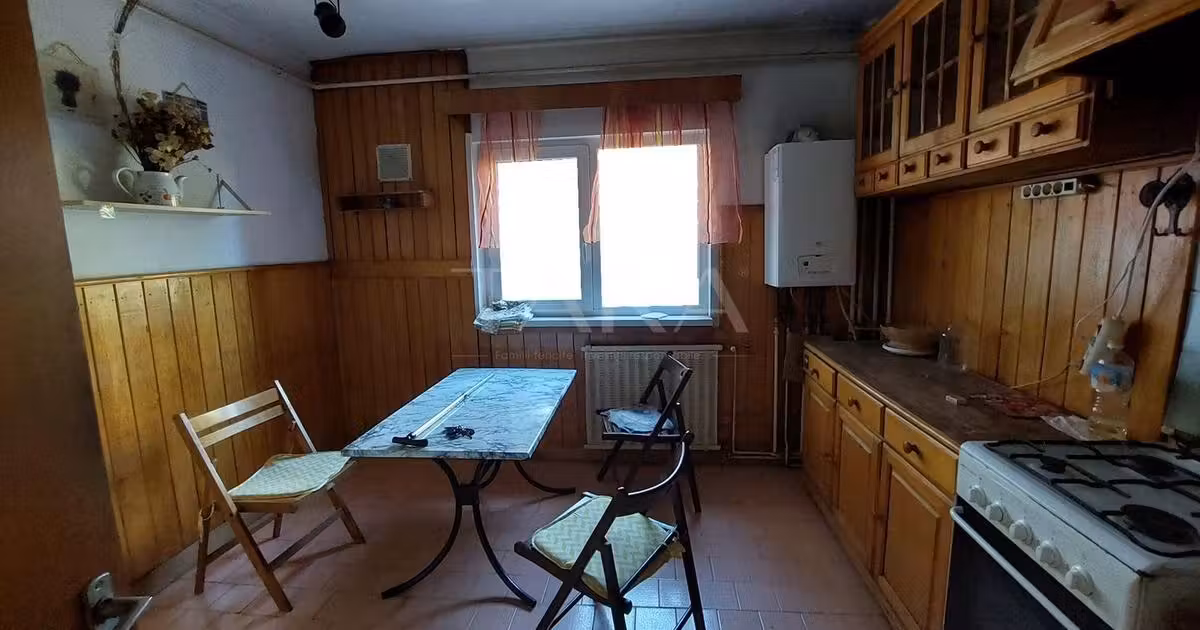 Apartament de vânzare cu 3 camere, mobilat în zona Mănăștur, Cluj-Napoca