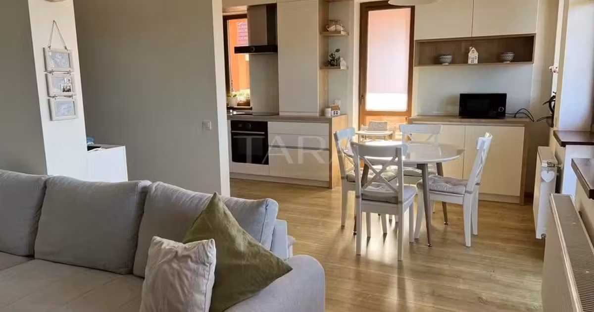 Apartament de vânzare cu 3 camere, mobilat în Baciu